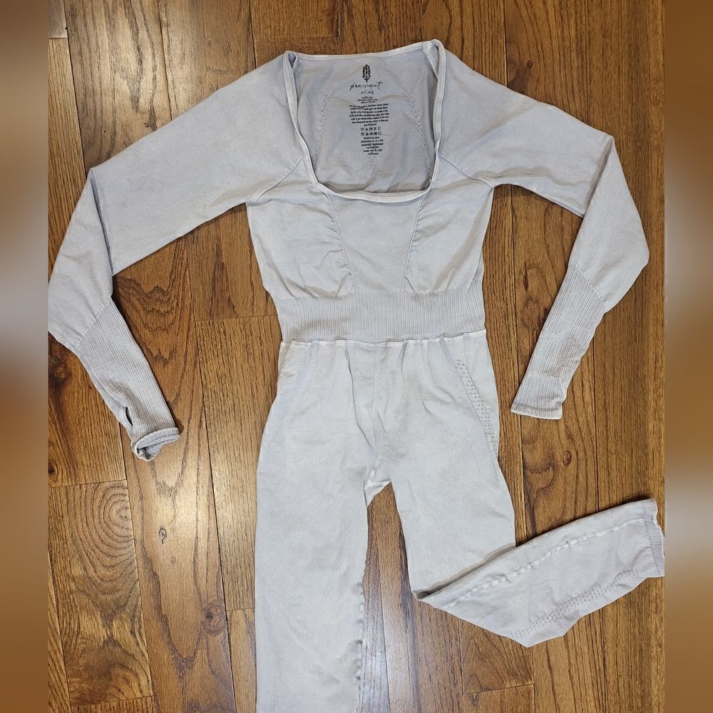 Free People, Good Karma Long-Sleeve Jumpsuit, Ice Grey, M/L, NWOT - Picture 4 of 9
